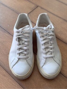 Veja Esplar Low Sustainable Sneaker